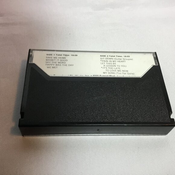 Cher - TAKE ME HOME 1979 edition CASSETTE - Picture 2 of 5